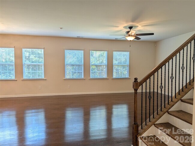 Building Photo - 132 Cherry Bark Dr