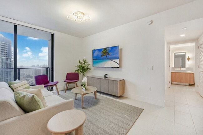 Building Photo - 121 NE 5th St