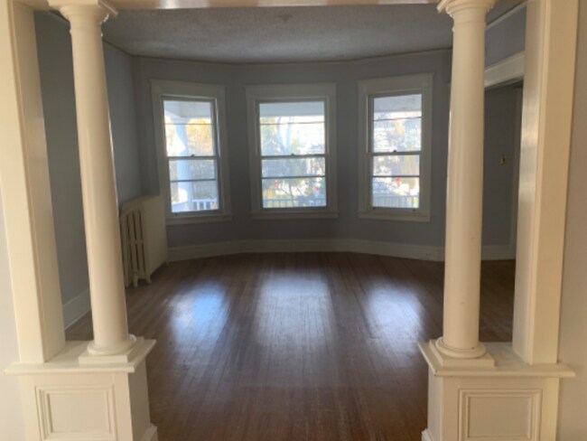 Building Photo - 814 Park Ave