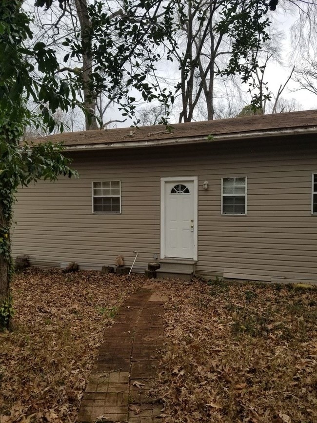 Building Photo - 2 br, 2 bath Apartment - 920 1/2 Ravendale