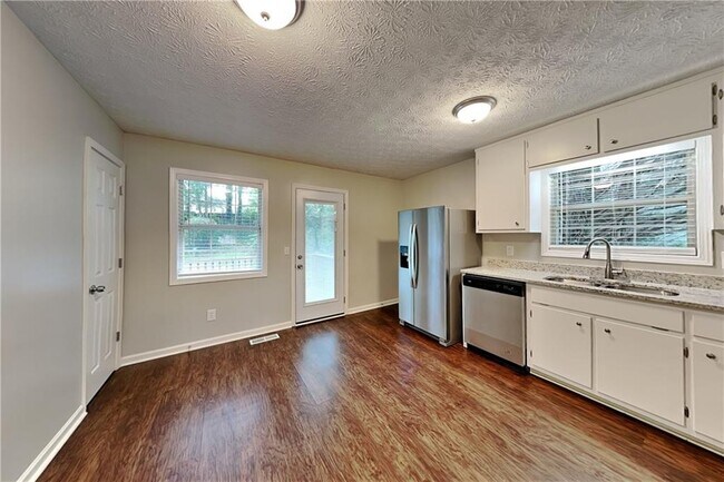 Foto del edificio - 3784 Cherokee Overlook Dr