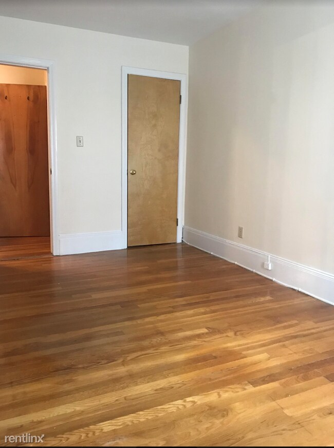 Building Photo - 1 br, 1 bath Apartment - 220 Newbury St