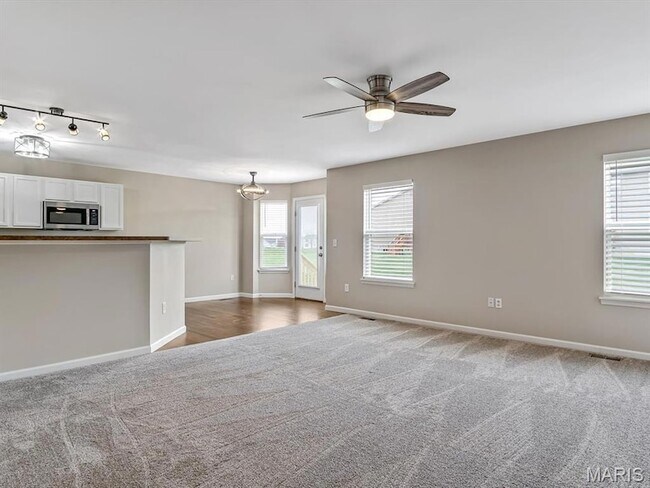 Foto del edificio - 863 Harbor Woods Dr