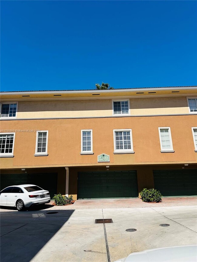 Building Photo - 2801 NE 185th St