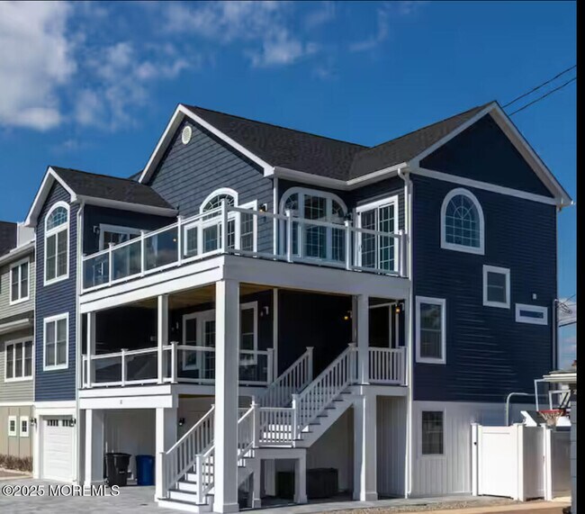 Building Photo - 32 Silver Beach Rd
