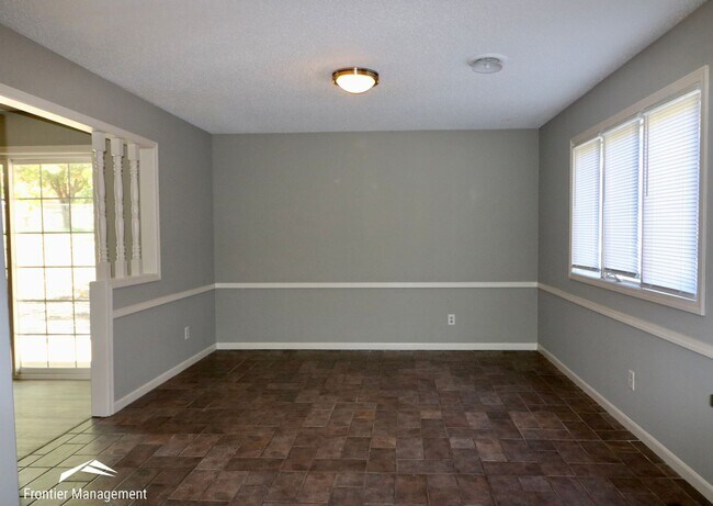 Building Photo - Newly Remodeled Home Near Cico Park