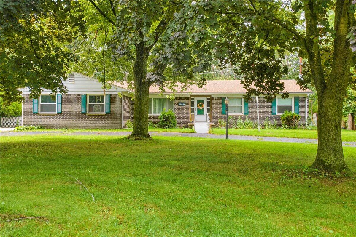 Foto principal - 32447 Six Mile Rd
