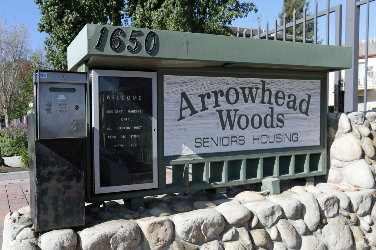 Foto del edificio - Arrowhead Woods Apartments