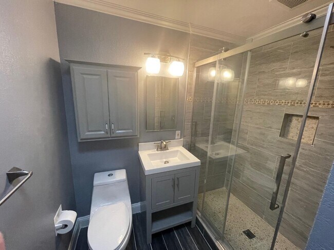 Foto del edificio - 2924 Driftwood Dr