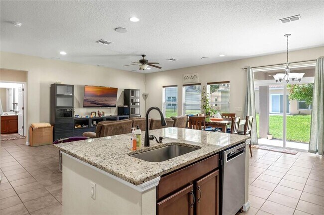 Foto del edificio - 14141 Waterford Creek Blvd