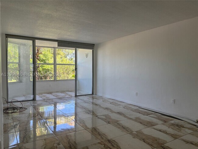 Foto del edificio - 1501 NE 191st St