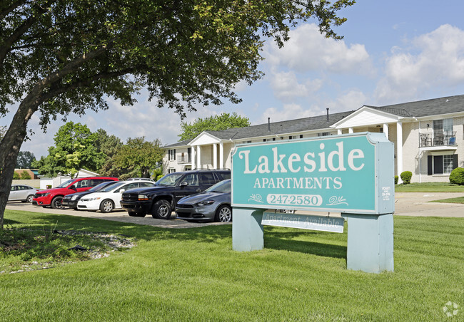 Building Photo - Lakeside Apartments