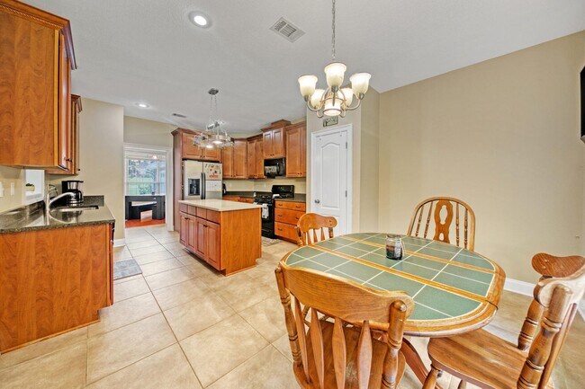 Building Photo - 4543 Pfitzer Cir