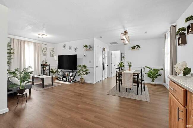 Foto del edificio - 4953 Lahmeyer Rd