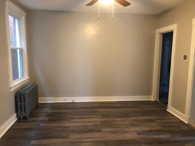 Foto del edificio - Highland Park - 3 BR 1st Floor Duplex, Remodeled 2021!  SECTION 8