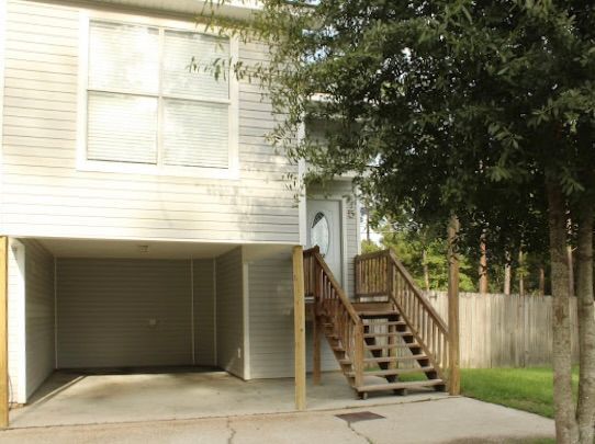 Building Photo - 14267 Woodlands Dr