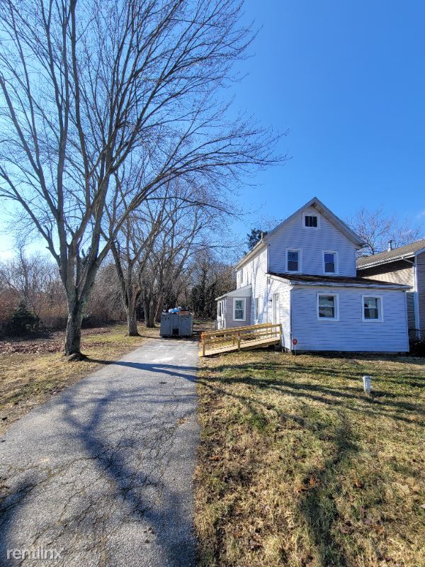 Primary Photo - 4 br, 2 bath House - 575 Spruce St