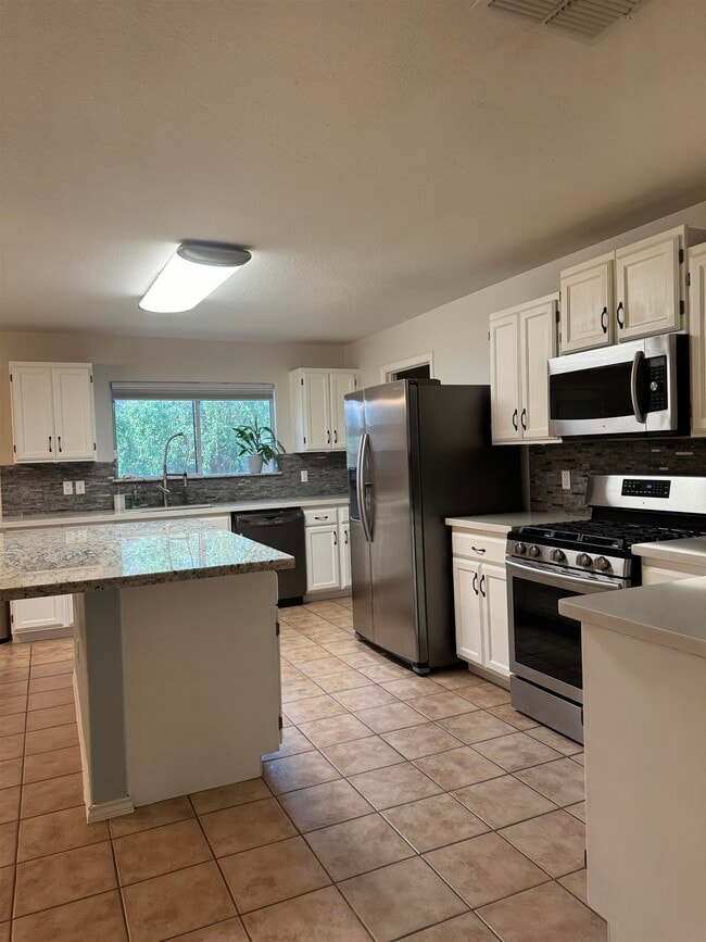 Building Photo - 5229 Brewster Dr