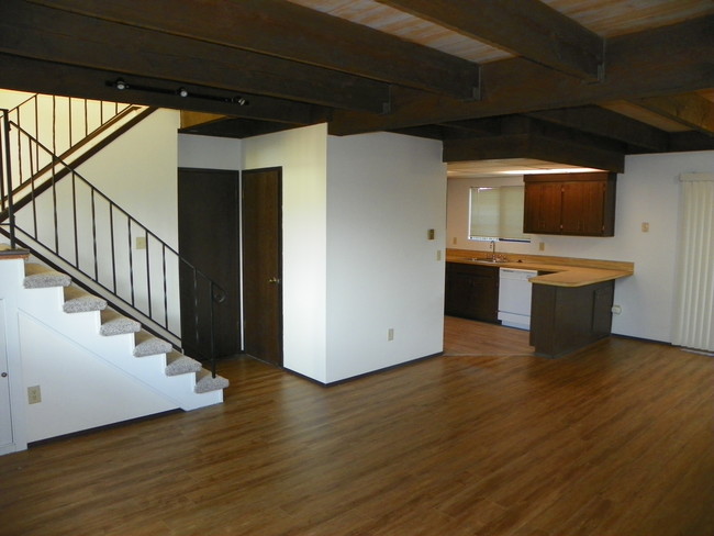 Building Photo - 5853 Sands Way