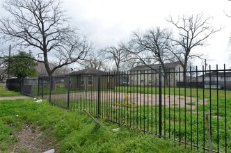 Building Photo - 7326 Eagle Pass St