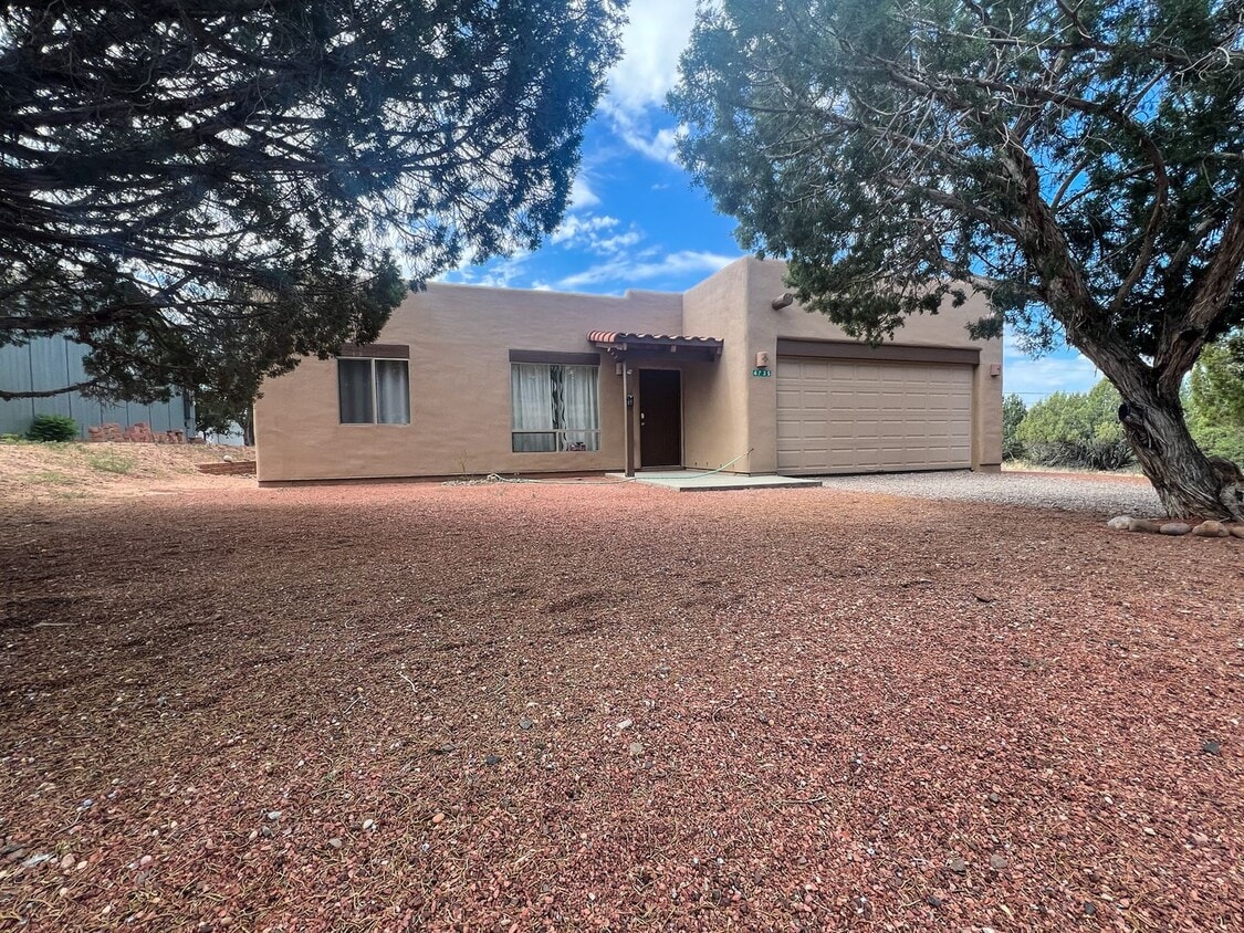 Primary Photo - HOUSE - RIMROCK/MONTEZUMA