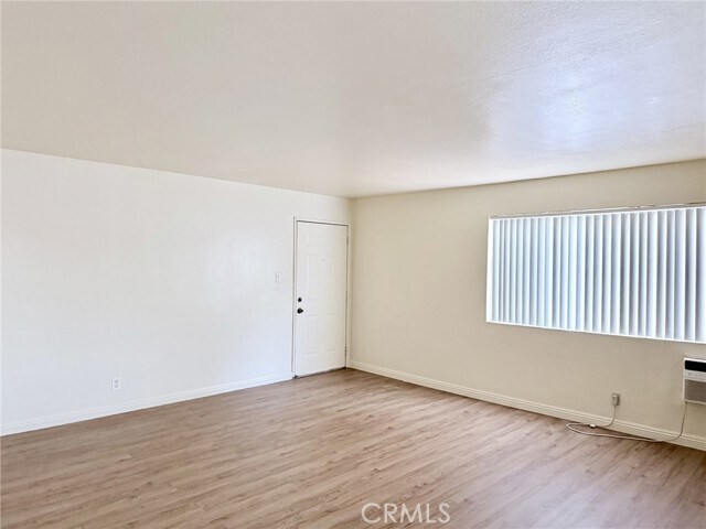 Foto del edificio - 4830 Canoga St