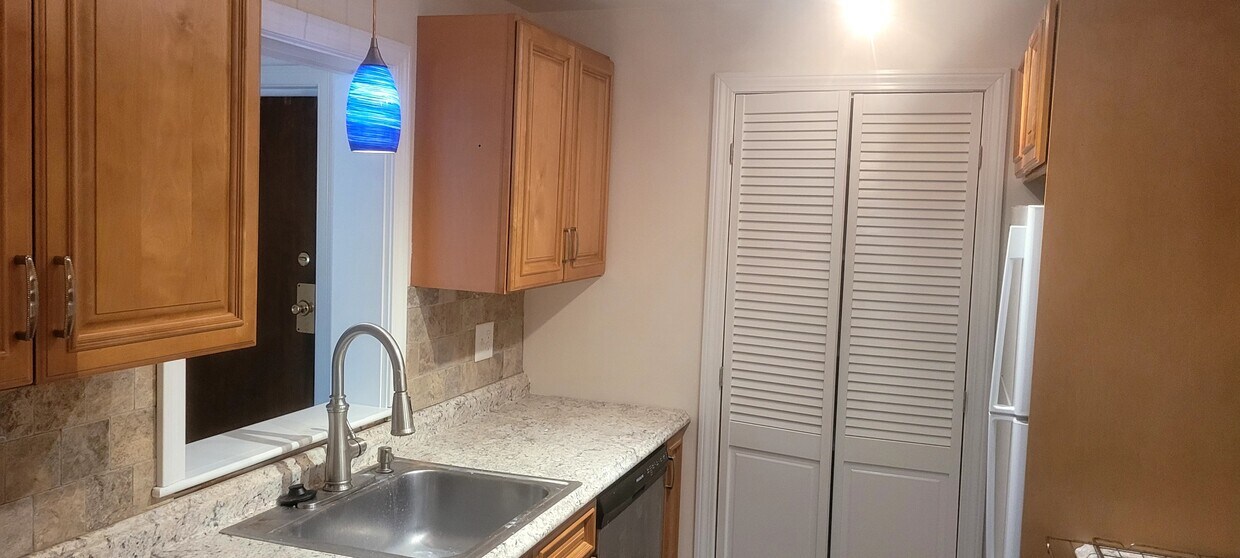 60 Greentree Ln Unit 21, Weymouth, MA 02190 Condo for Rent in Weymouth, MA