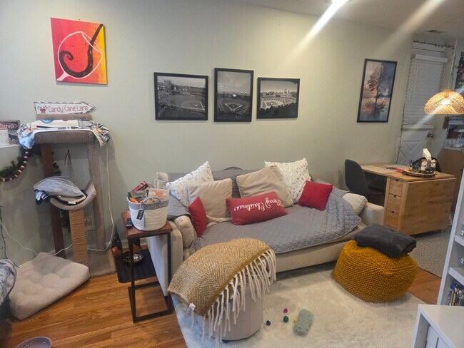 Foto del edificio - 2047 W Evergreen Ave