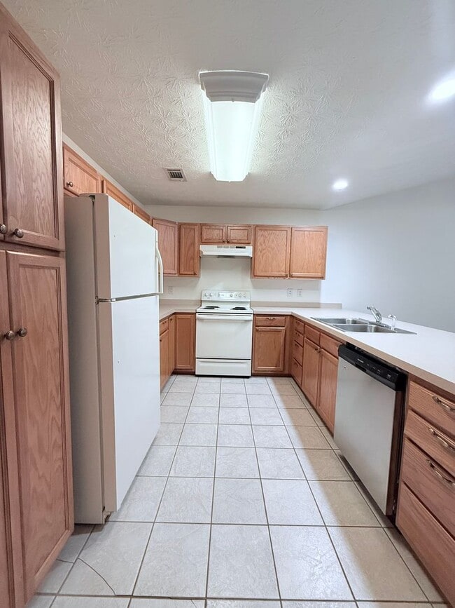 Foto del edificio - Ranch Style end unit townhome in great Gainesville location