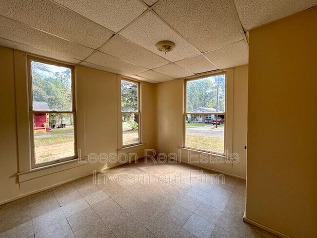 Foto del edificio - 2512 Merwin St
