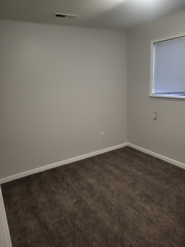 Building Photo - Rental