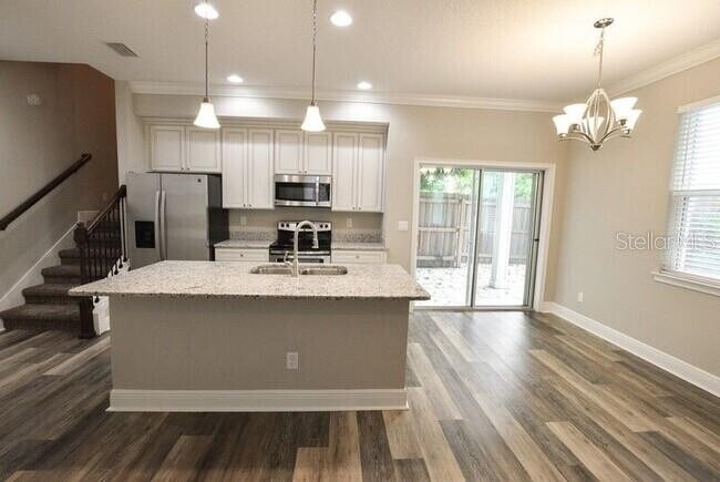 Foto del edificio - 2433 E Jefferson St