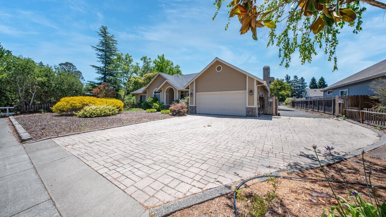Foto principal - 2236 Marsh Rd