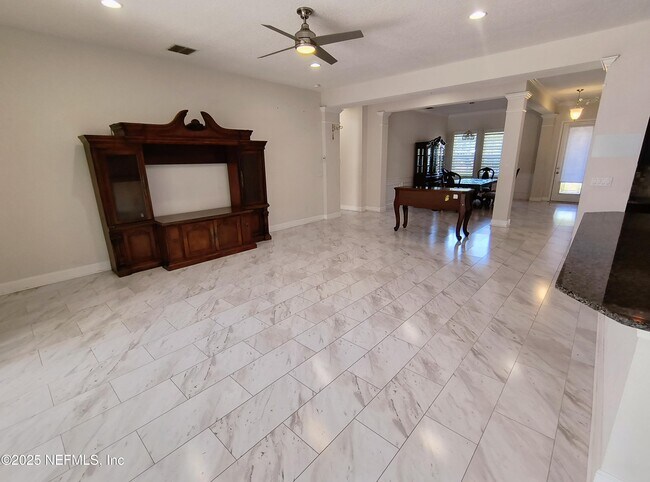 Foto del edificio - 3730 Burnt Pine Dr