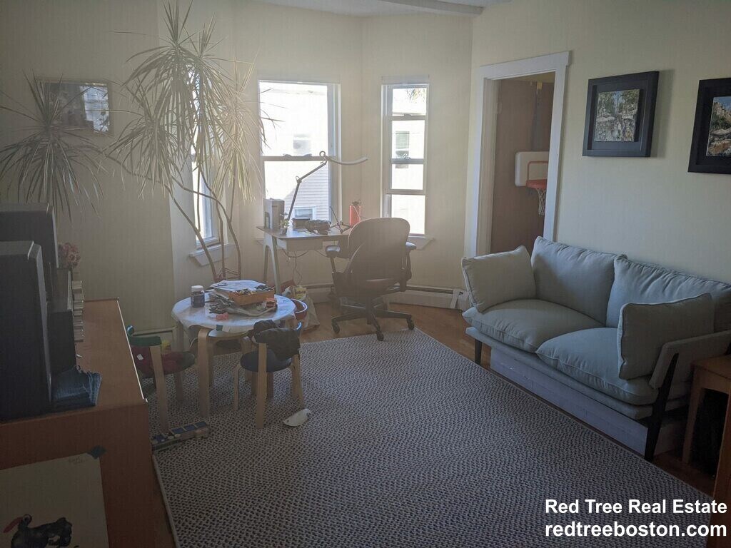 Primary Photo - 20 Ashley St