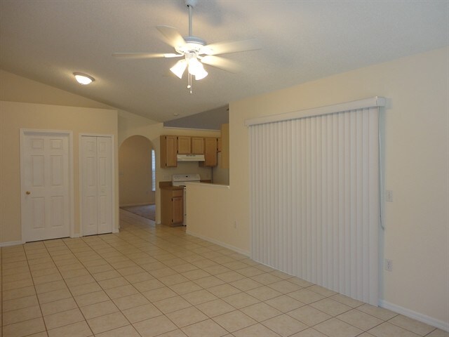 Building Photo - 2561 Greywall Avenue
