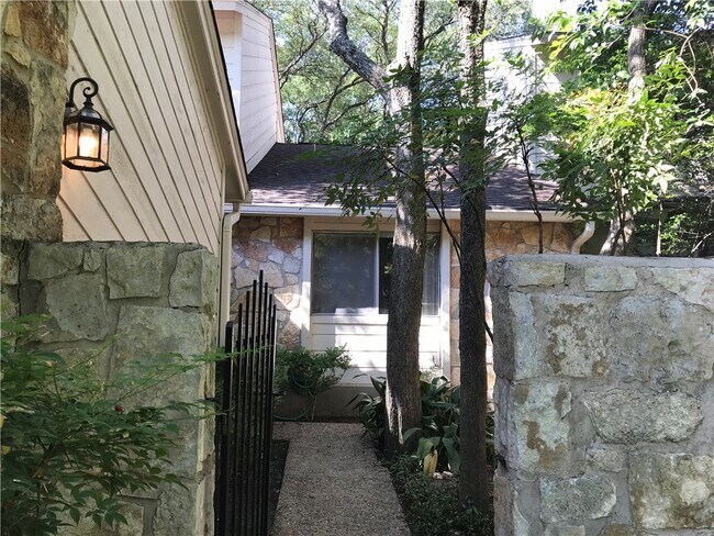 Building Photo - 3615 Kentfield Rd