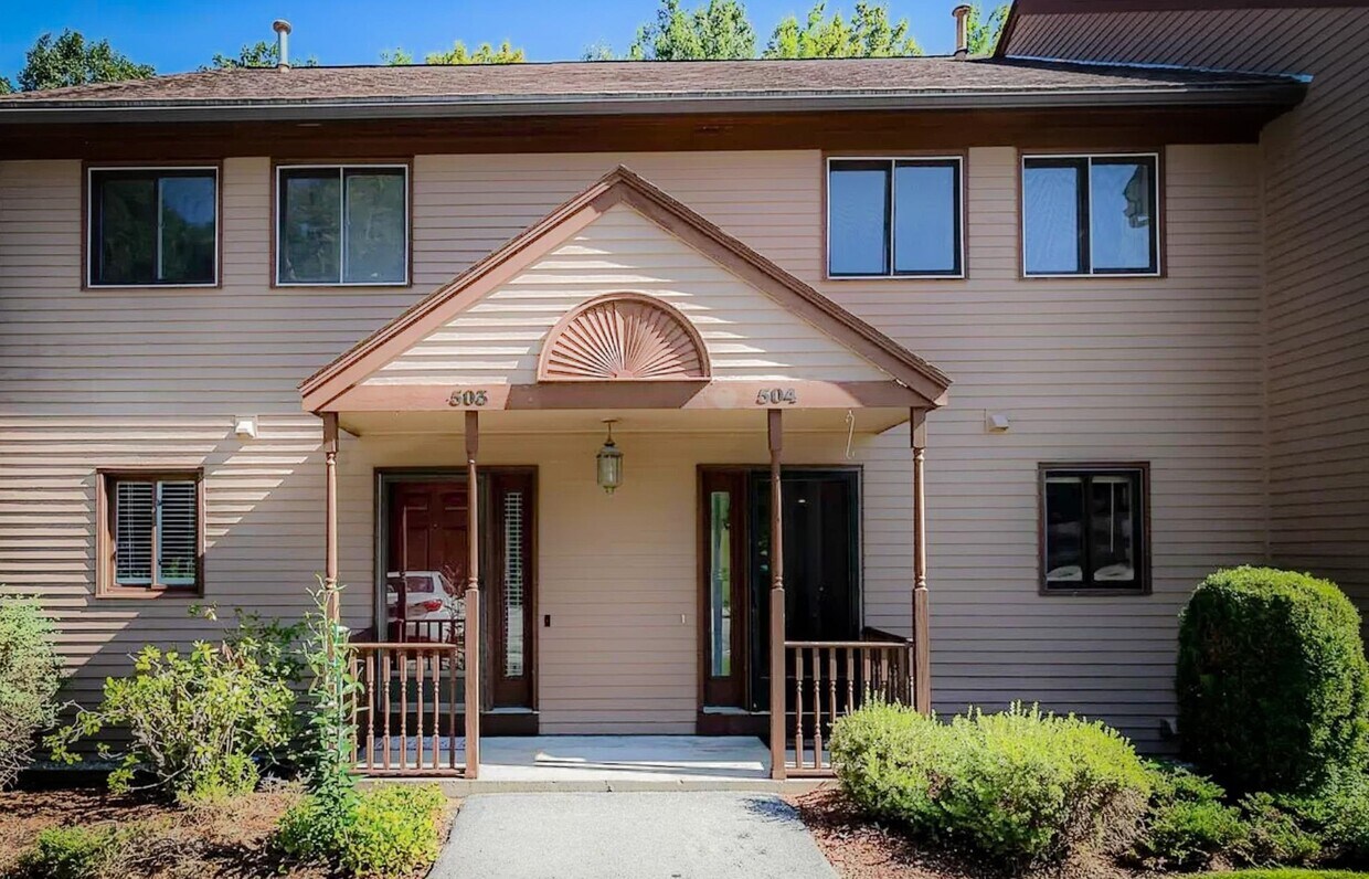 Foto principal - 504 Eastview Dr