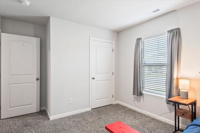 Building Photo - 254 Ashland Dr SW