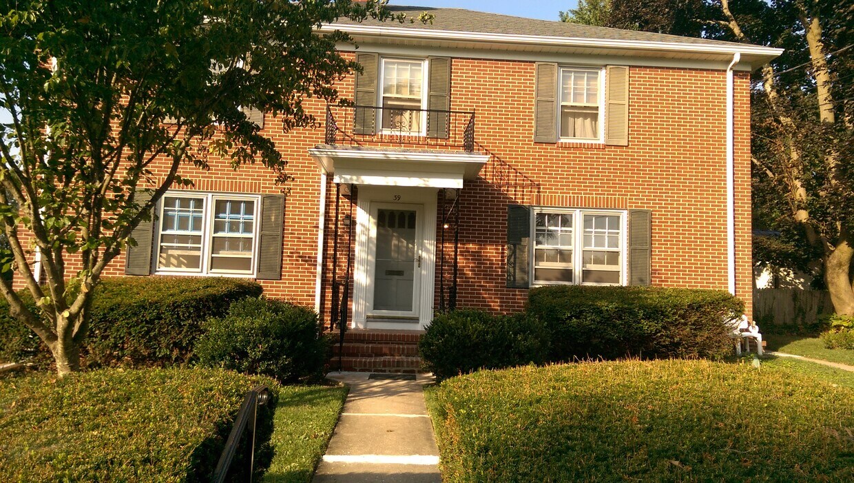 Primary Photo - 39 Chase St