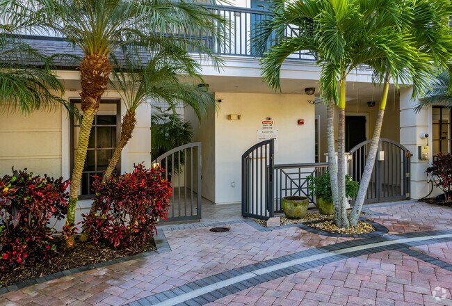 Entrance - The Hudson Manor