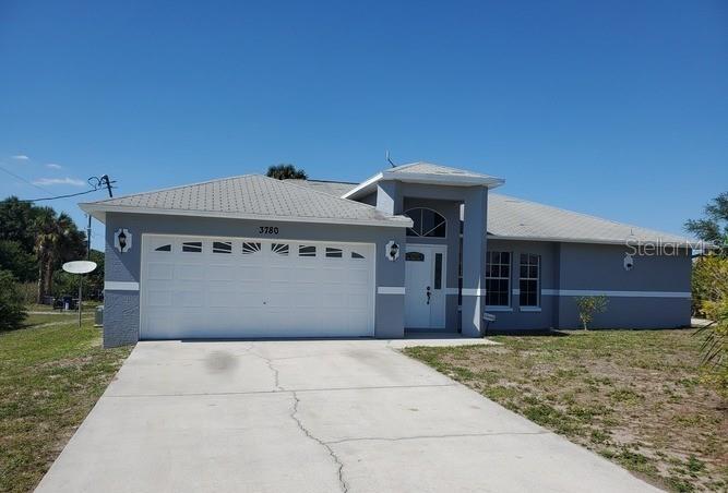 Foto principal - 3780 Kinney St