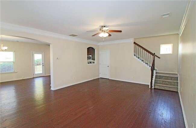 Foto del edificio - 315 Lakeside Ln