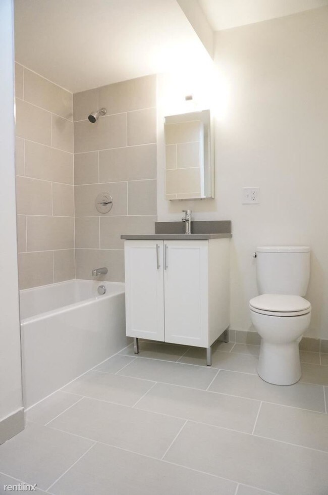 Foto del edificio - Studio, 1 bath  - 10 Brainerd Rd # 6D