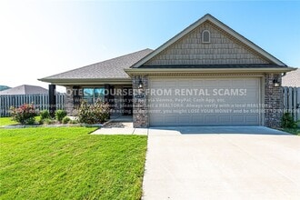 Building Photo - 4407 W Wales Dr