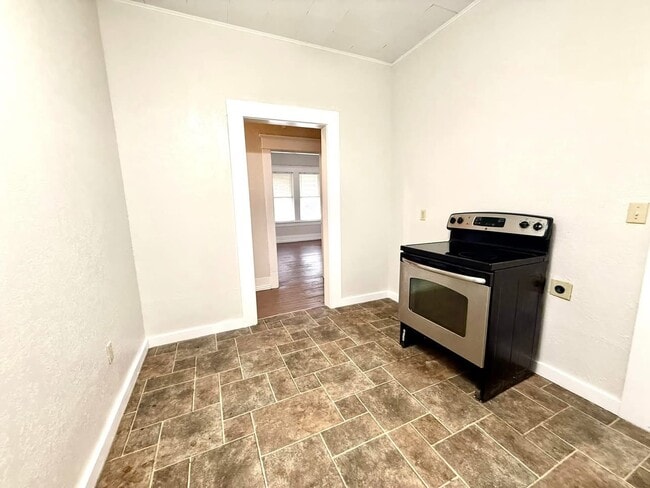 Building Photo - 1501 N Washington St