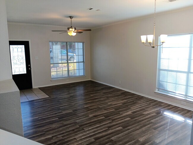 Building Photo - 217 Corsica Dr