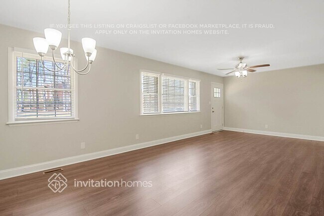 Foto del edificio - 1325 Sycamore Dr