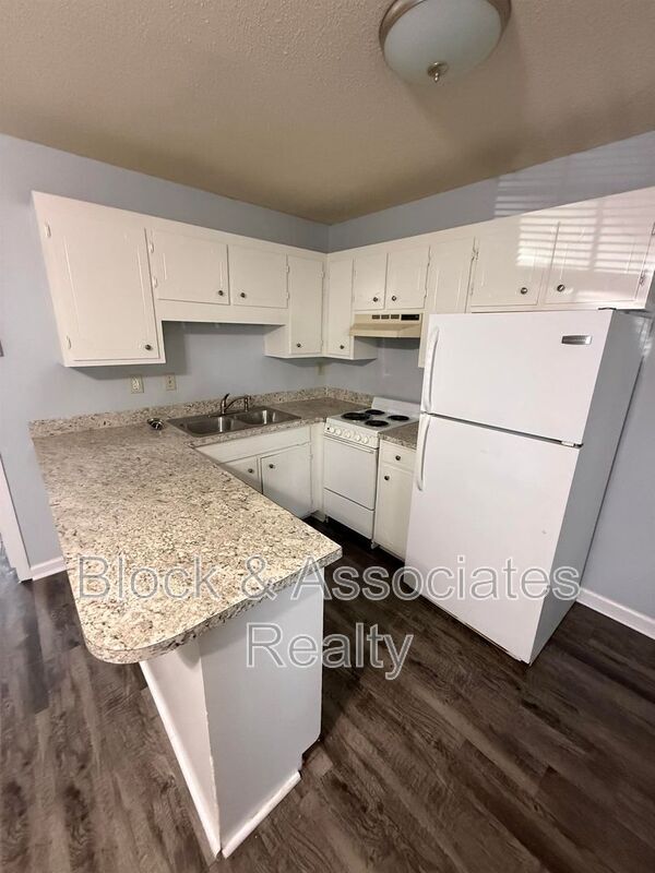 Foto del edificio - 304 Reece Ave