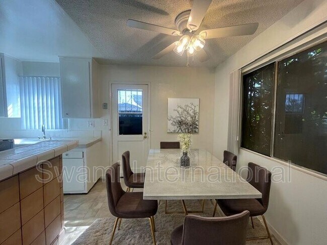 Foto del edificio - 1303 W 107th St
